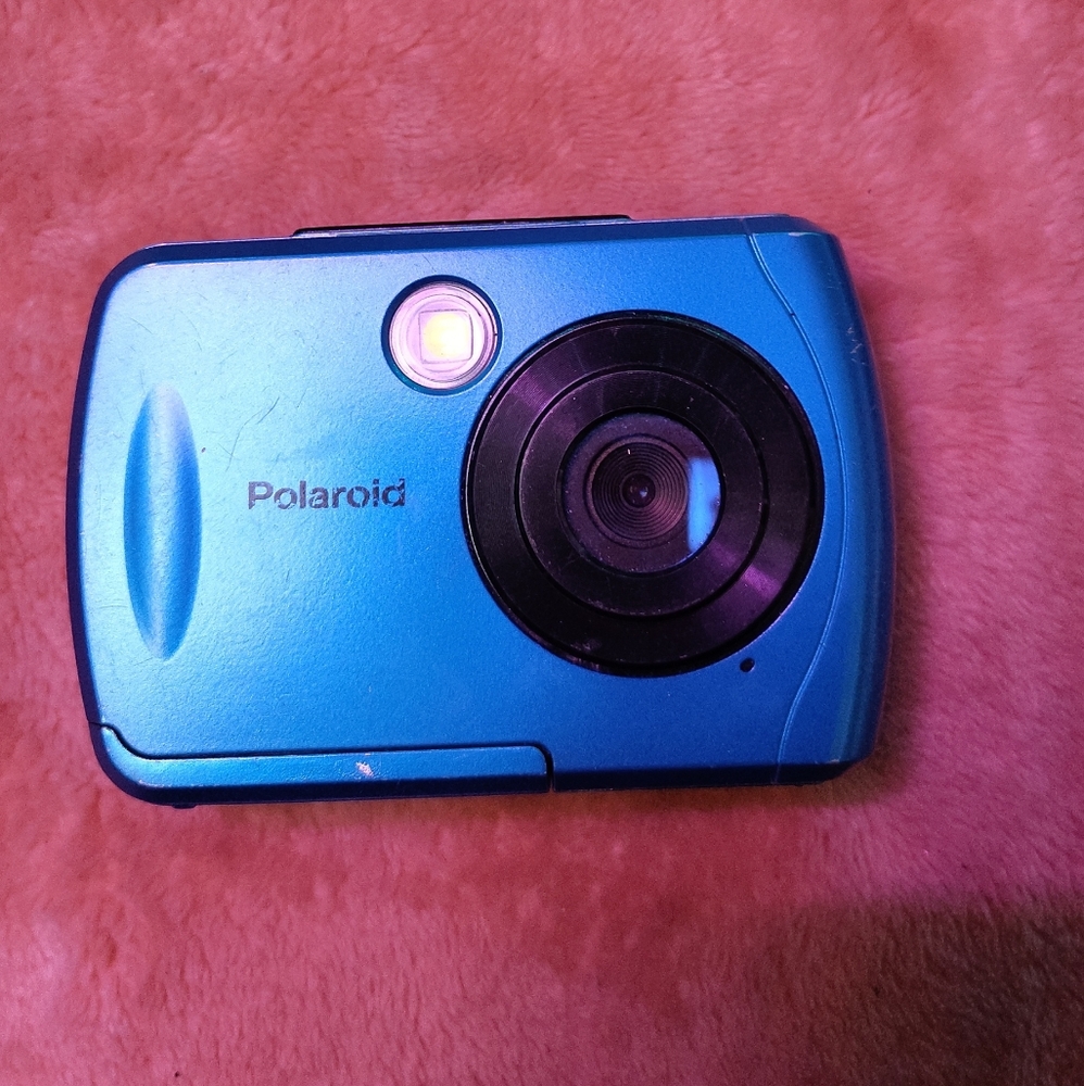 Polaroid IS048 Waterproof Digital Camera